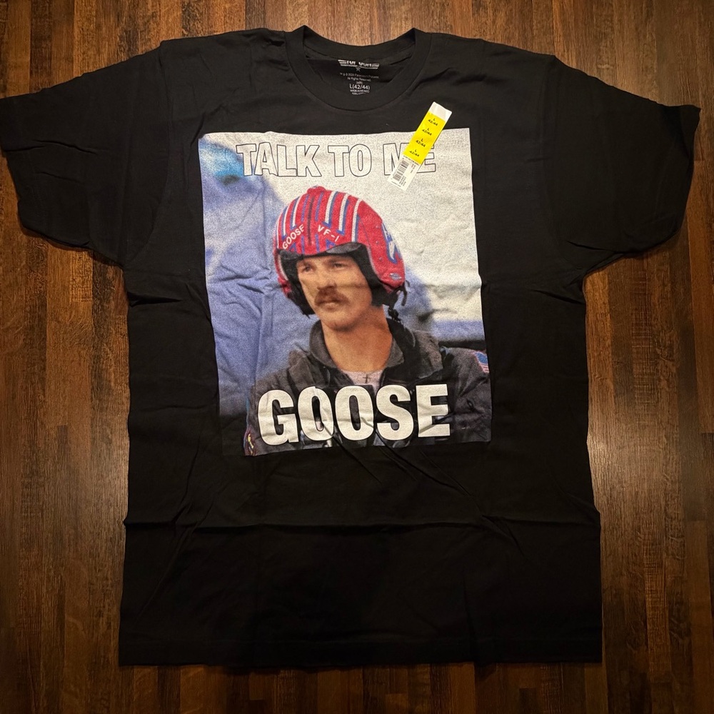 Classic Movie Graphic Tee in Black